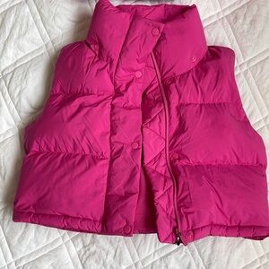 Lululemon cropped puffer vest